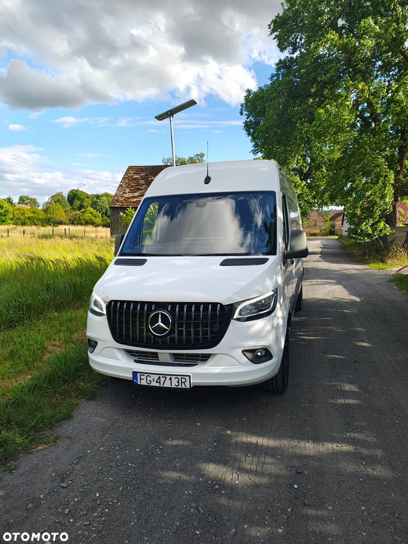 Mercedes-Benz Sprinter - 2
