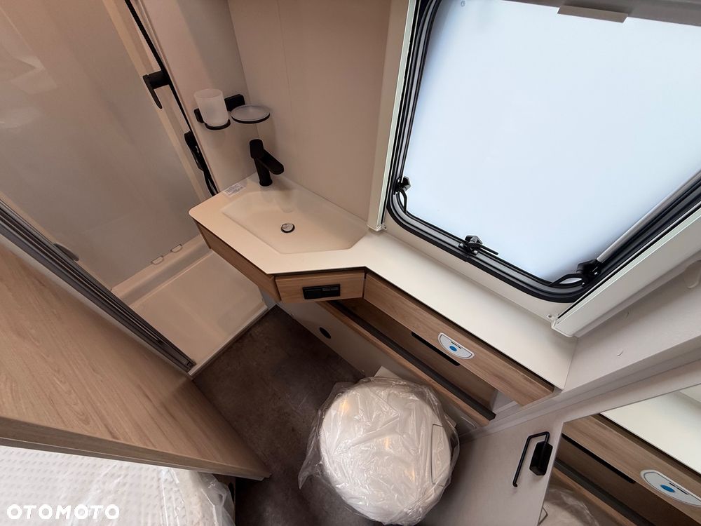 Dethleffs Camper 560 FMK - 16