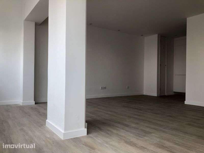 Arrendo T1 renovado nas Avenidas Novas, Lisboa - Grande imagem: 3/11