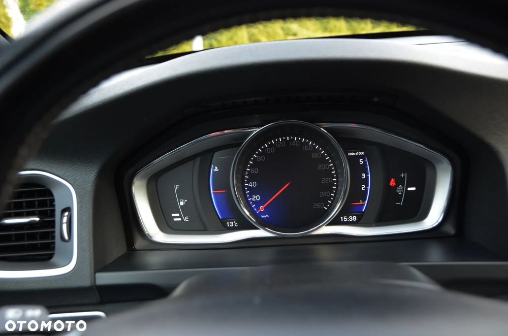 Volvo V60 D2 Drive-E R-Design Momentum - 38