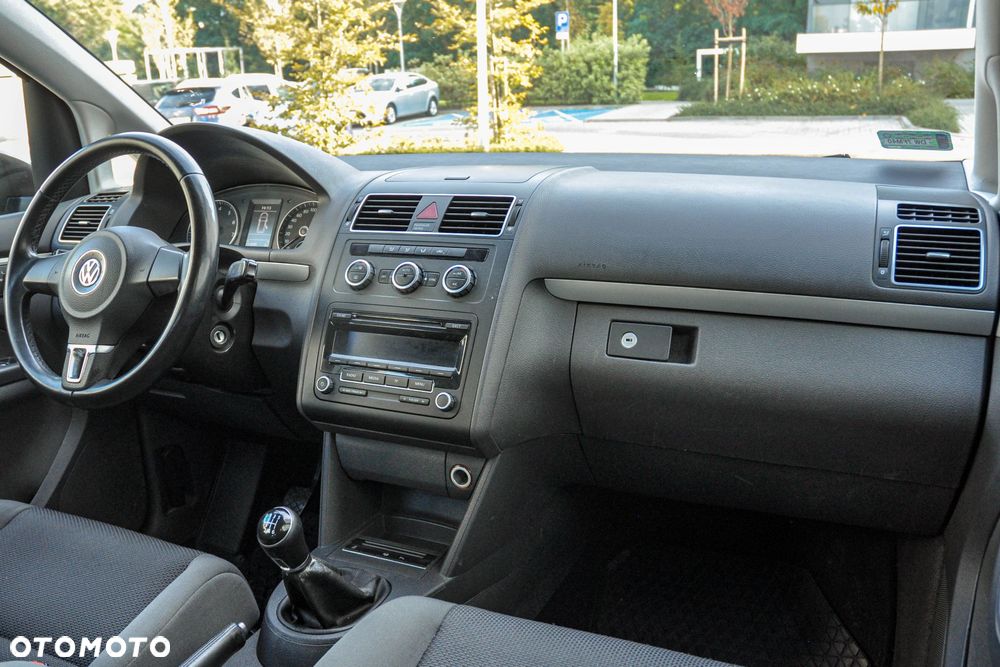 Volkswagen Touran - 10