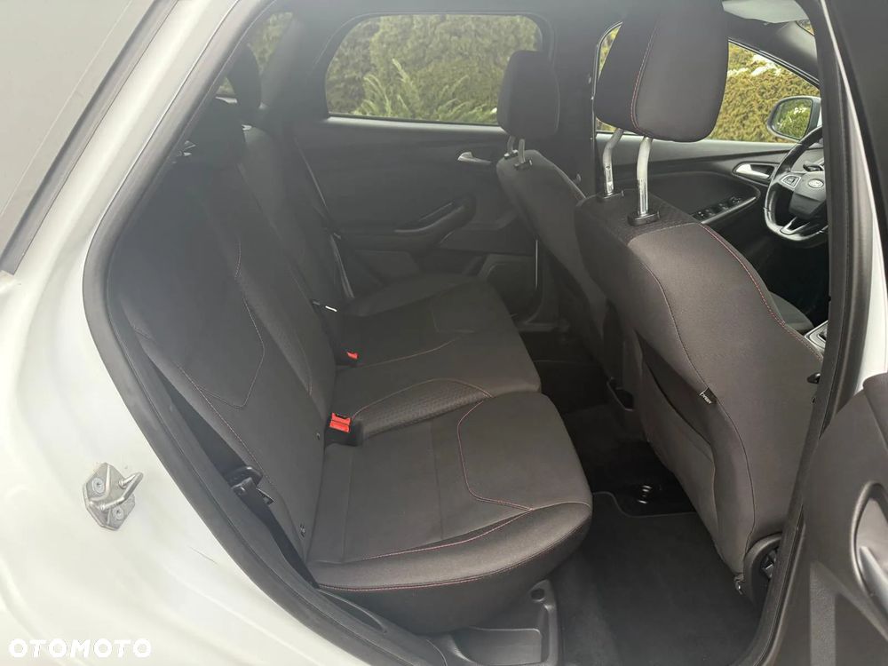 Ford Focus 1.0 EcoBoost ST-Line ASS - 19