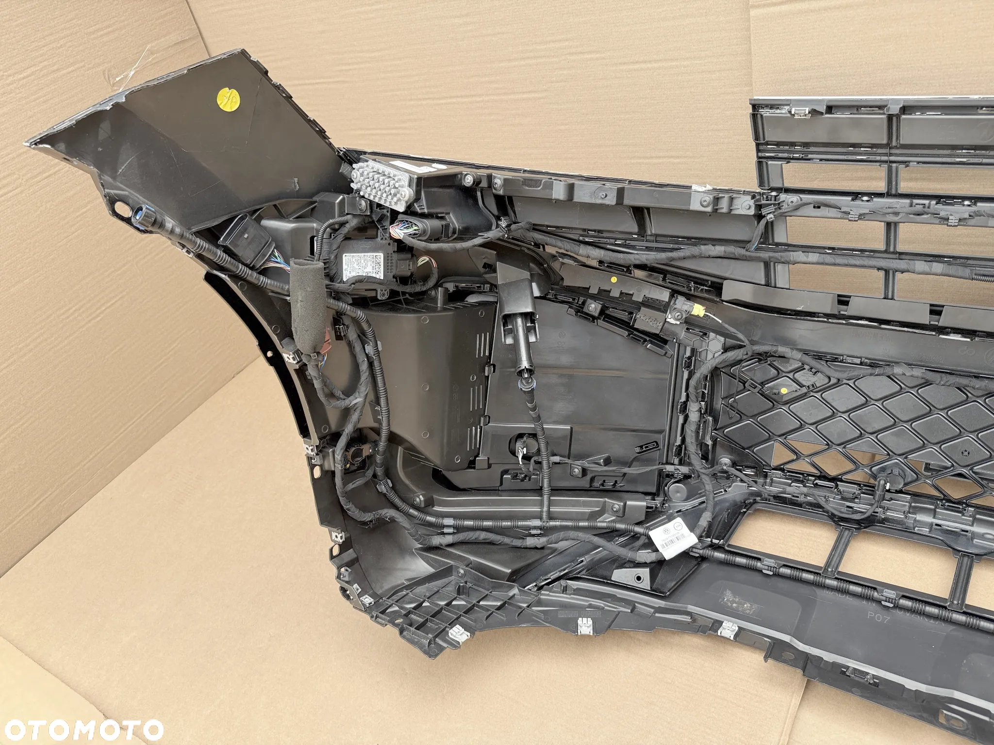 Zderzak Przedni VW Touareg III 760 Lift R-Line BLACK, LED Full - 16