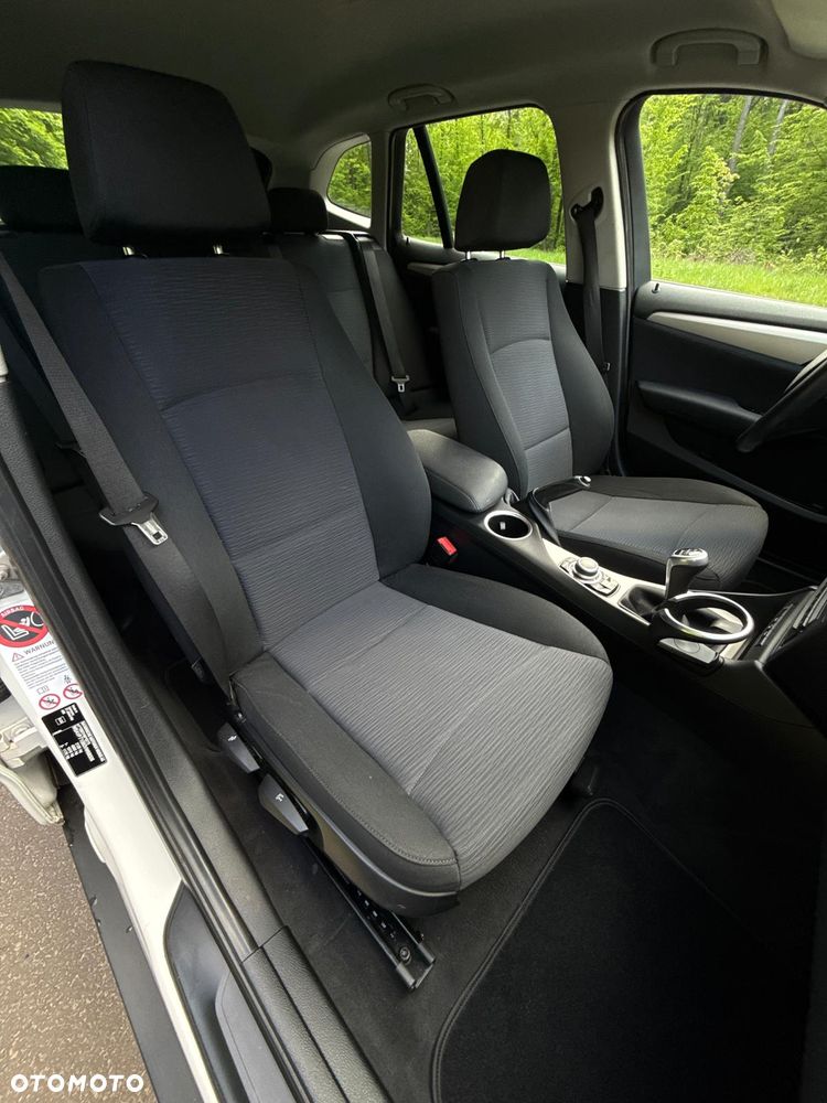 BMW X1 xDrive18d xLine - 32