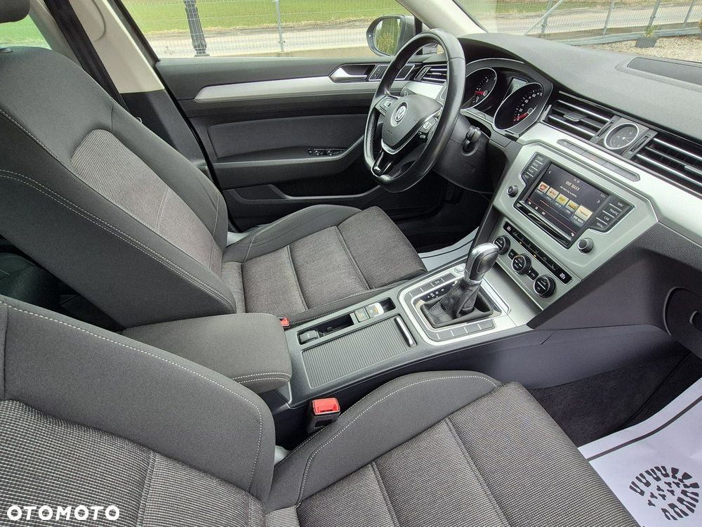 Volkswagen Passat - 23
