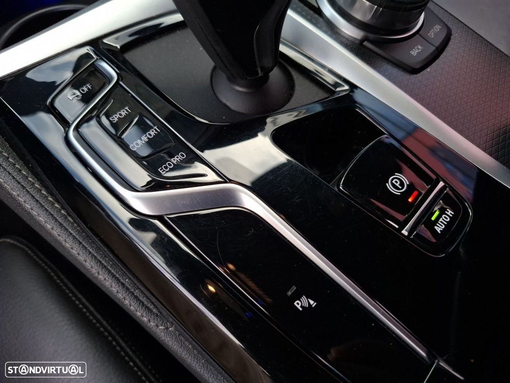 BMW 520 d Pack Desportivo M Auto - 21