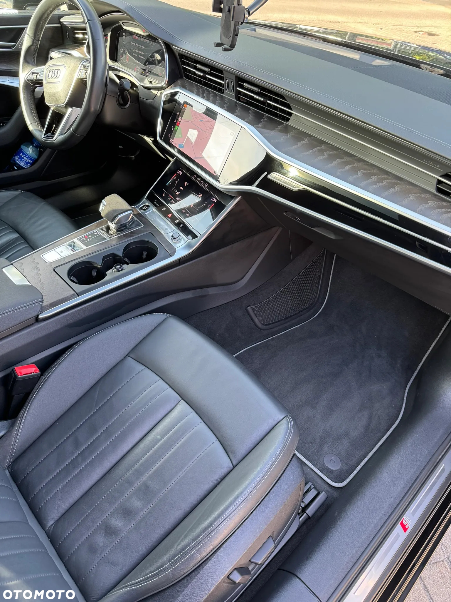 Audi A6 Avant 55 TFSI quattro S tronic S line - 32