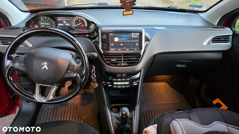 Peugeot 208 1.2 PureTech Allure - 17