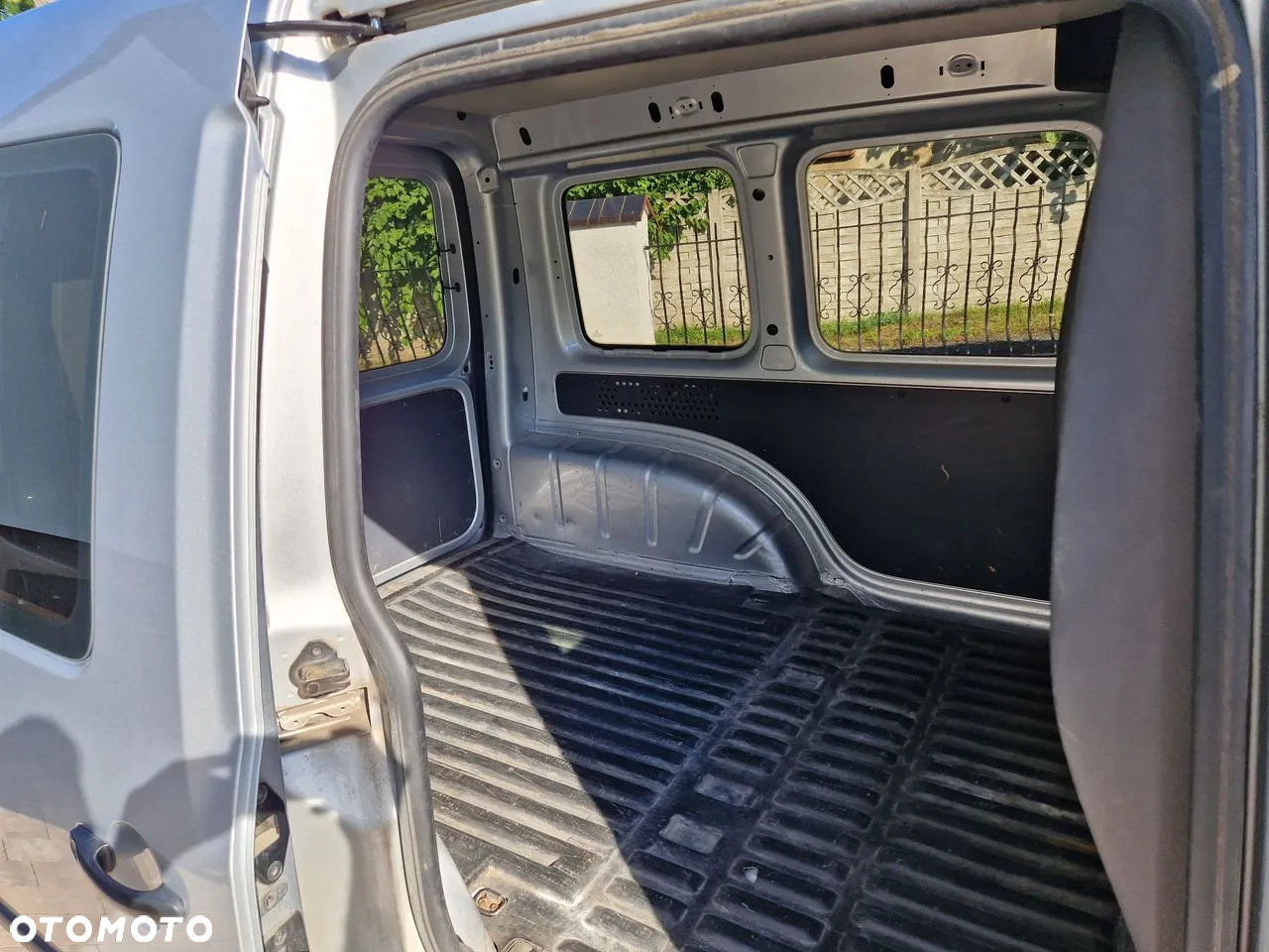 Volkswagen Caddy - 23