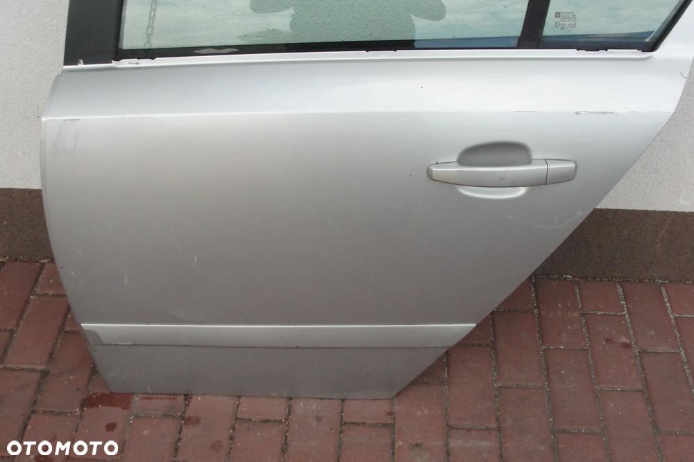 DRZWI LEWY TYŁ OPEL ASTRA H III HB - 2