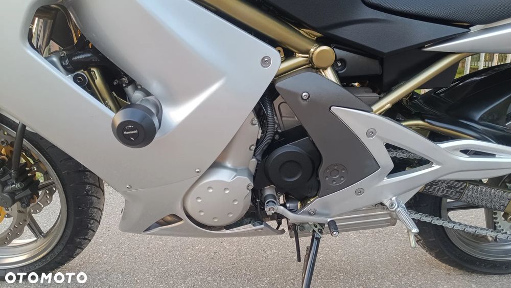 Kawasaki ER - 15