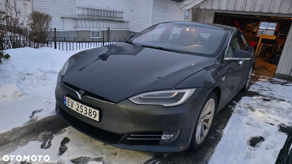 Tesla Model S - 1