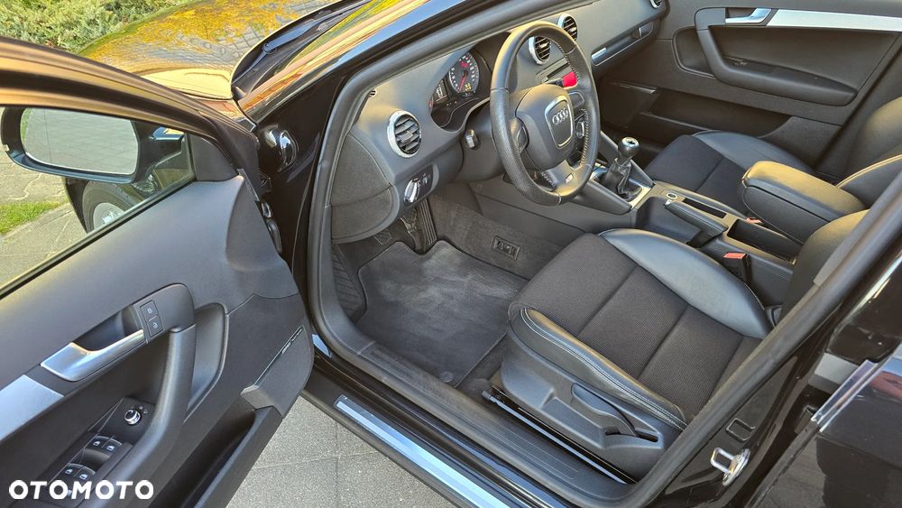 Audi A3 Sportback 1.4 TFSI S Line Sportpaket plus - 23