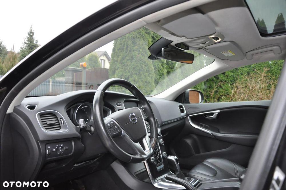 Volvo V40 D2 Inscription - 11