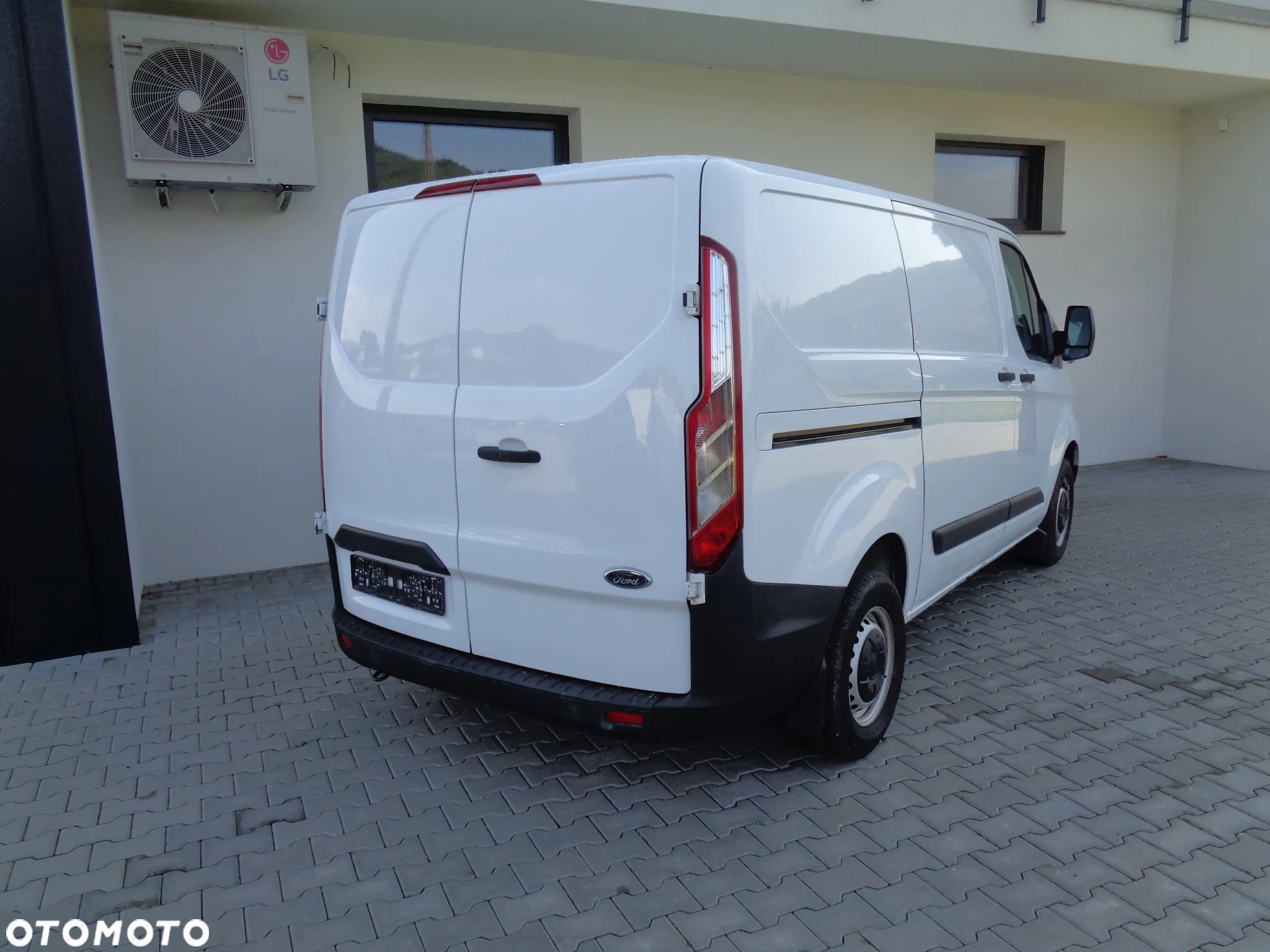 Ford TRANSIT CUSTOM - 4