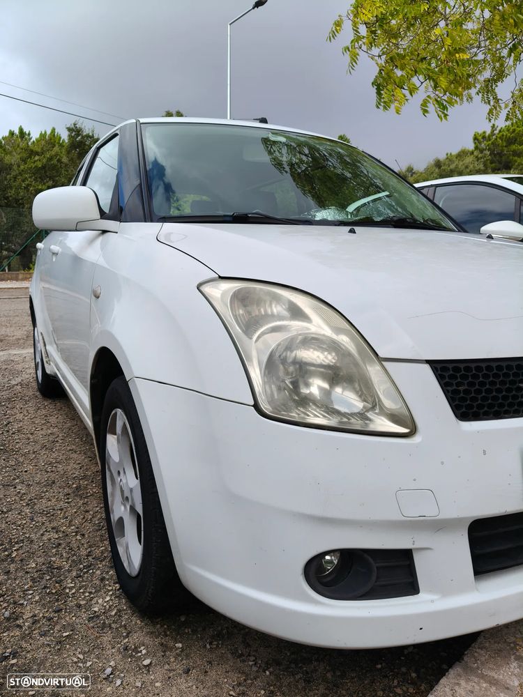 Suzuki Swift 1.3 16V GA - 6