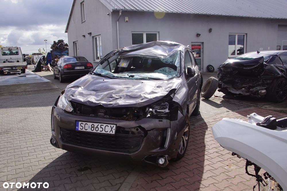 Auto na części - Citroen C4 Aircross 1.6 HDI 114 KM 9H05 F6MBC1ABZ KTZ 2015R Silnik Skrzynia Drzwi Błotnik Szyba Lusterko Klamka Lampa Deska Kokpit Sterownik Moduł Czujnik Licznik Kierownica Panel - 7
