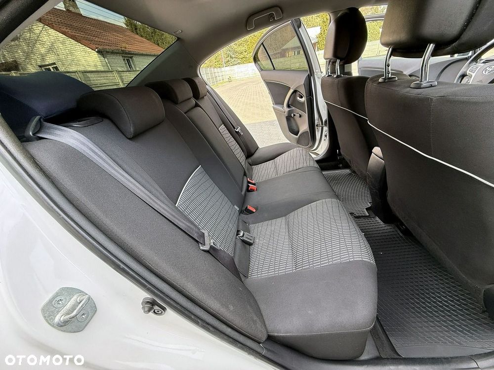 Toyota Avensis 2.0 D-4D Active - 32