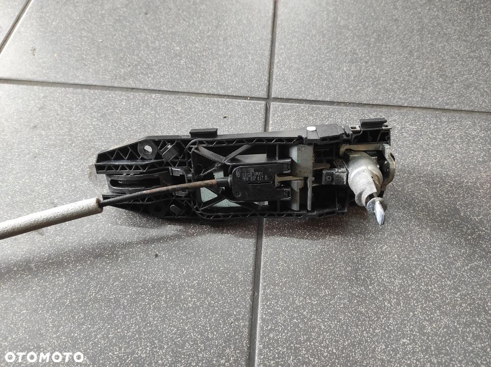 SKODA SUPERB 2 3T0 KLAMKA PODSTAWA KLAMKI WKŁADKA LINKA ZAMKA LEWY PRZÓD KIEROWCY 9910 LF9R CZARNA WYSYŁKA !!!! - 4