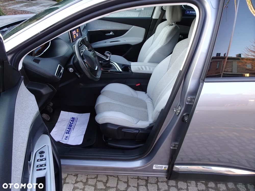 Peugeot 3008 1.5 BlueHDi Allure S&S - 18