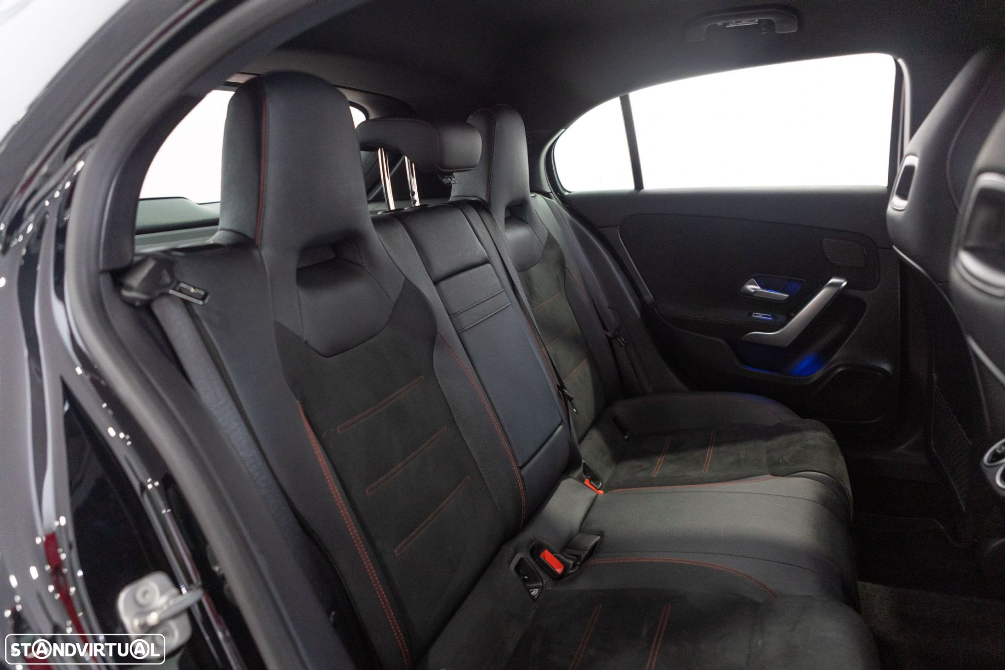 Mercedes-Benz A 180 7G-DCT Advanced AMG Line - 17
