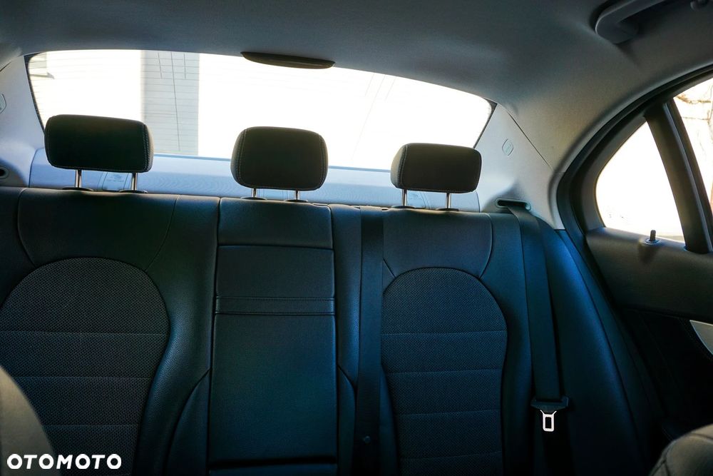 Mercedes-Benz Klasa C 180 7G-TRONIC Avantgarde - 31