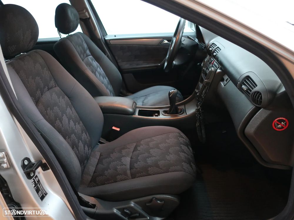 Mercedes-Benz C 220 T CDI Avantgarde - 21