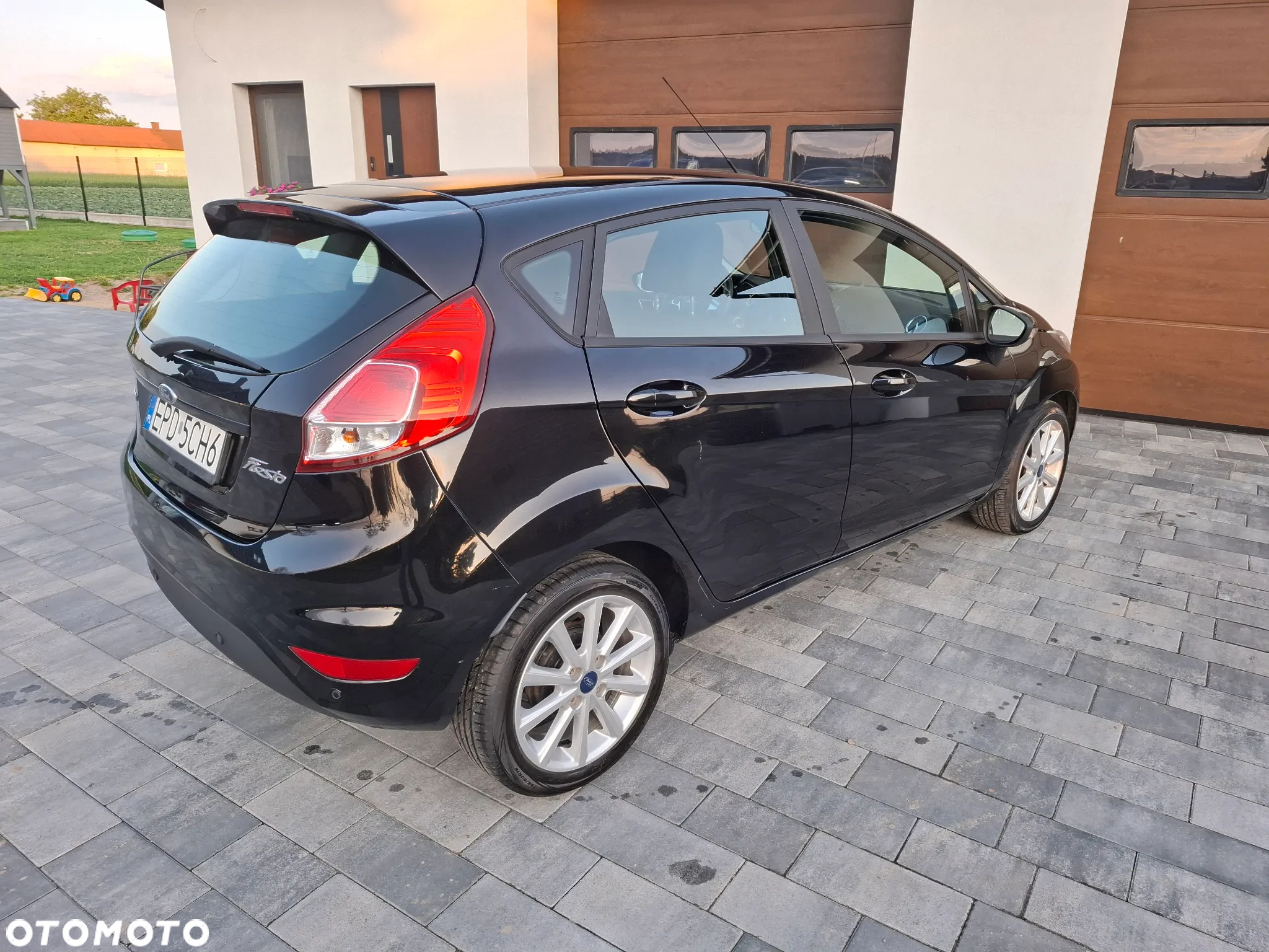 Ford Fiesta 1.0 EcoBoost S&S TITANIUM - 2