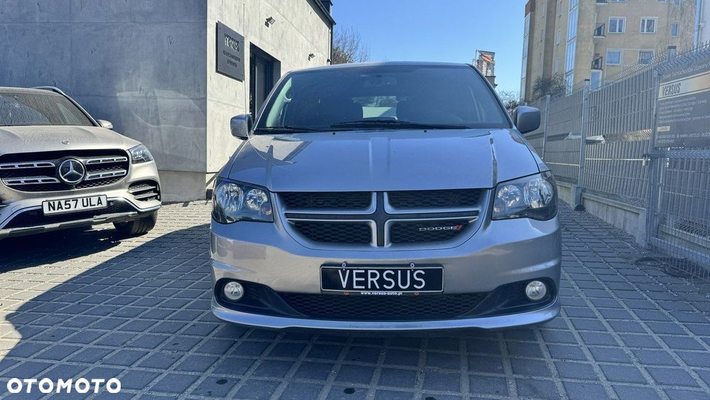 Dodge Grand Caravan - 2