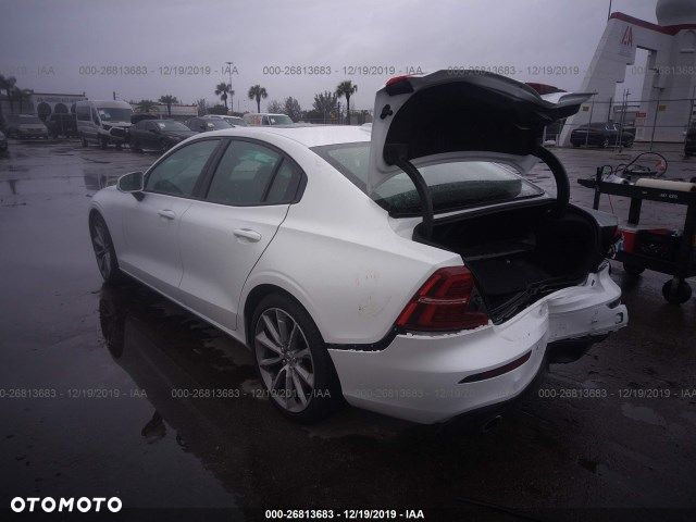 Volvo S60 T6 AWD Momentum Pro - 16