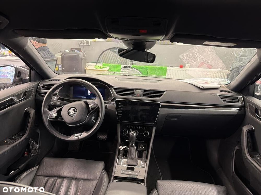 Skoda Superb 2.0 TDI SCR L&K DSG - 4