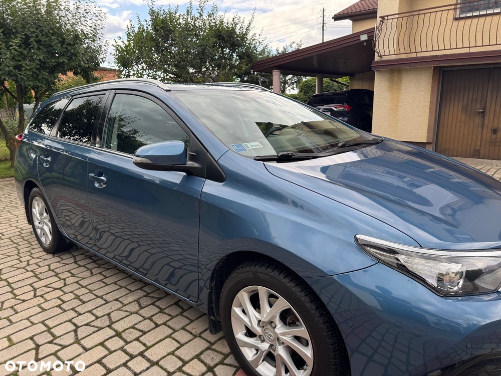 Toyota Auris 1.6 Prestige - 16