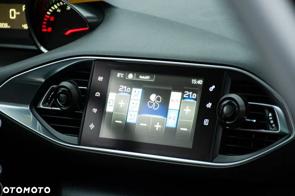 Peugeot 308 BlueHDi 150 Automatik Stop & Start Allure - 9