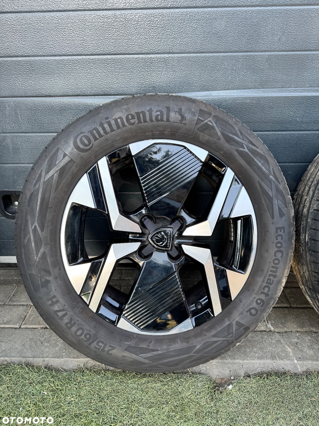 Koła Felgi aluminiowe Peugeot 2008 II GT LIFT 17 cali, rozstaw 4x108, szerokość 6,5j, et: 32 215/60R17 - 2