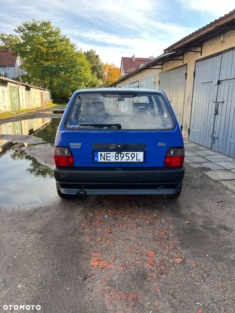 Fiat Uno 899 - 14