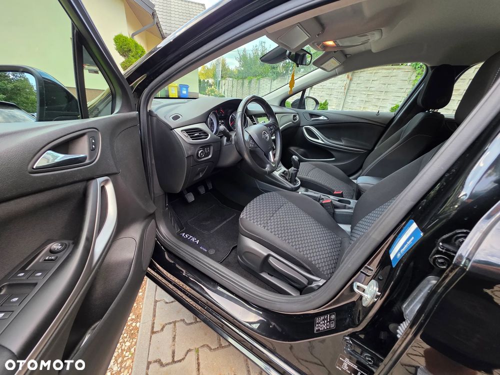 Opel Astra 1.2 T Edition S&S - 10