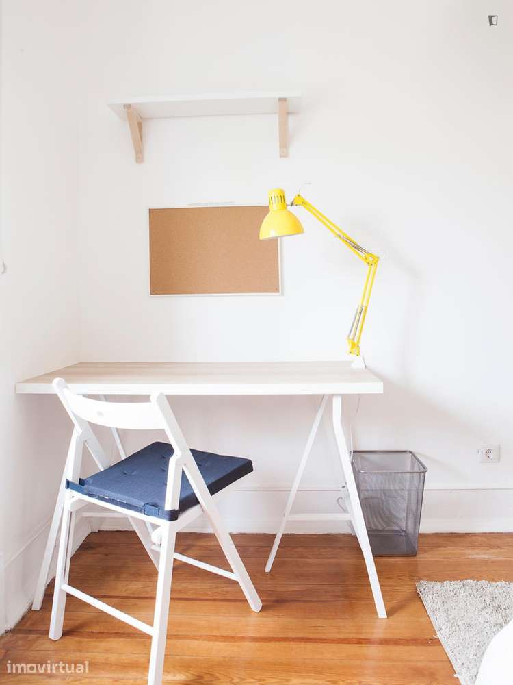 Quarto - localizado em São Sebastião Lisbon - Grande imagem: 5/15