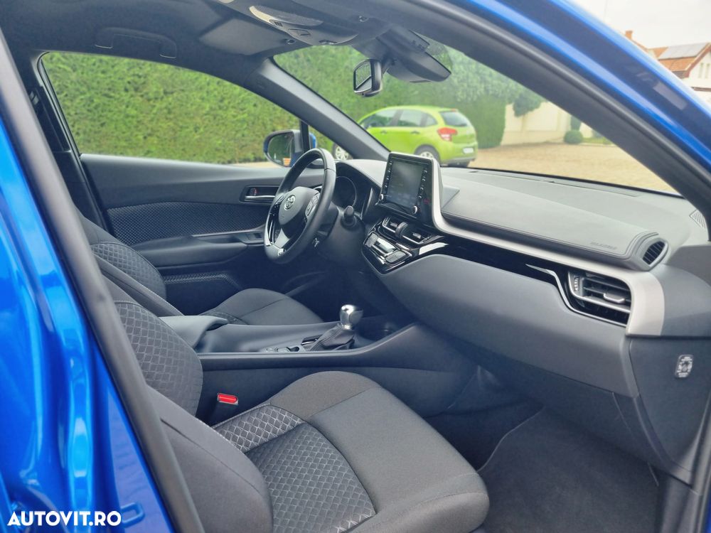 Toyota C-HR Style Selection - 25