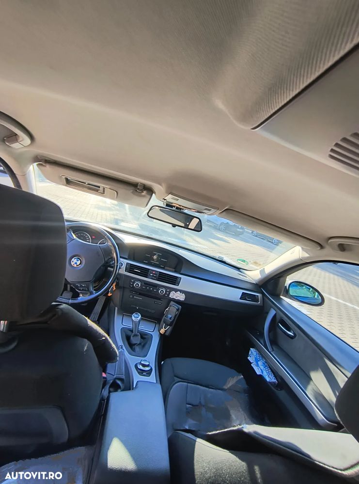 BMW Seria 3 320td compact - 9