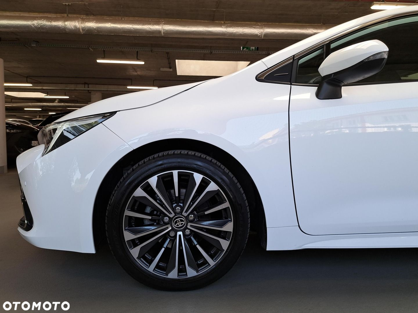Toyota Corolla 1.8 Hybrid Style - 35