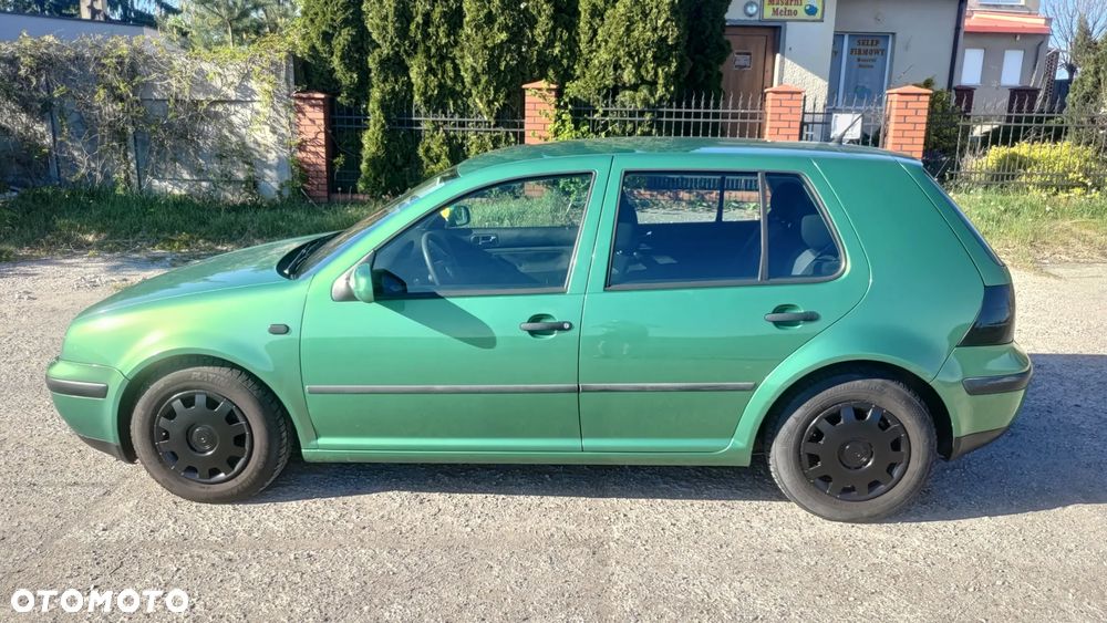 Volkswagen Golf - 4