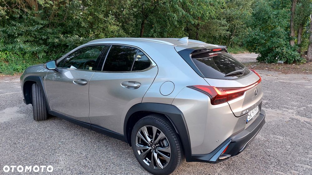 Lexus UX - 3