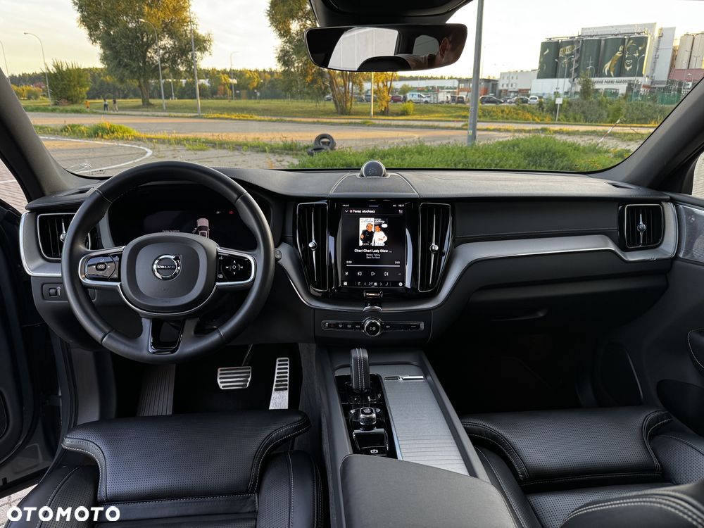 Volvo XC 60 T5 AWD R-Design - 22