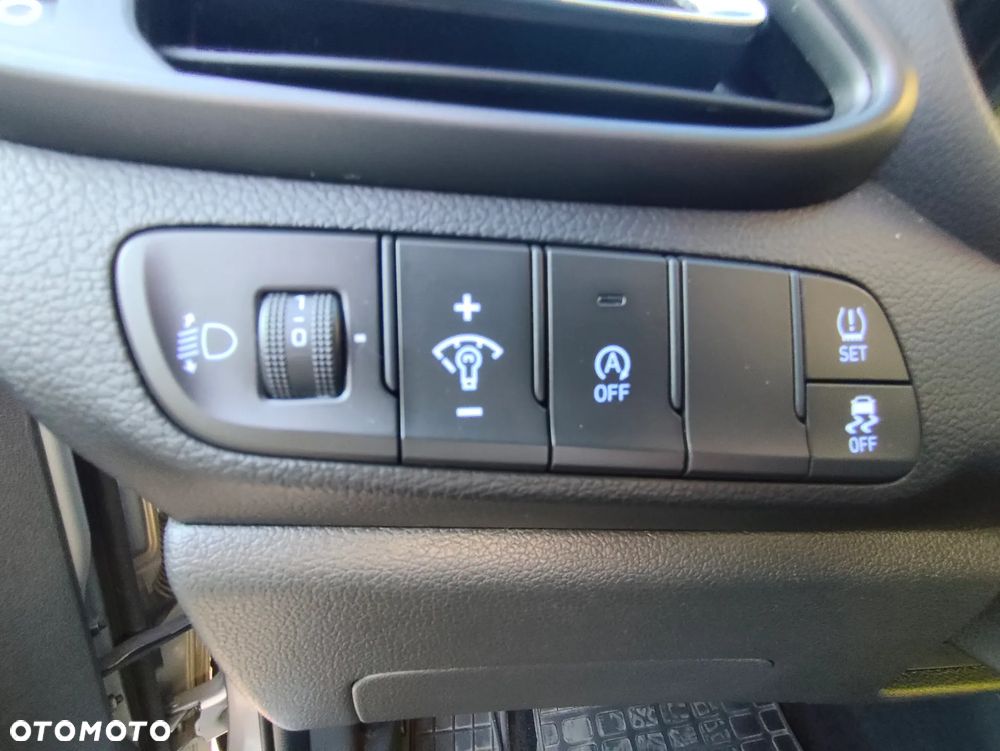 Hyundai i30 1.5 DPI Smart - 18