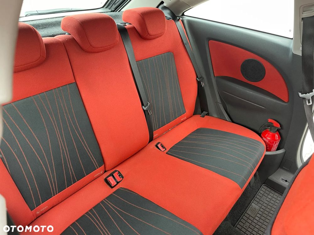 Opel Corsa 1.4 16V Cosmo - 17