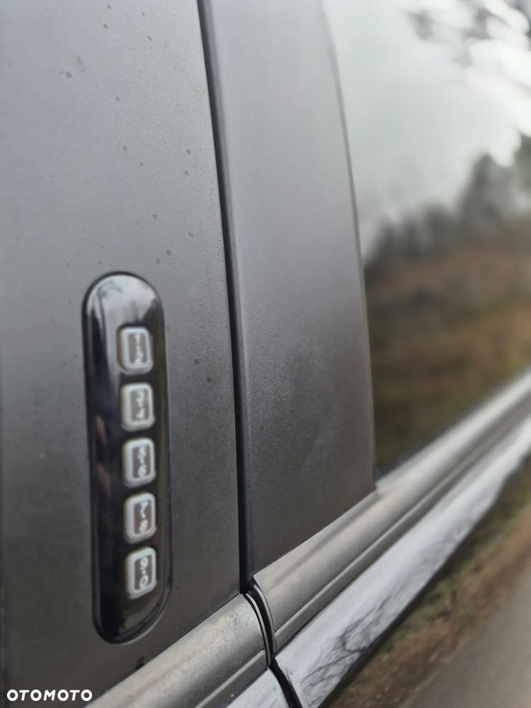 Ford Explorer 4.0 AWD - 32