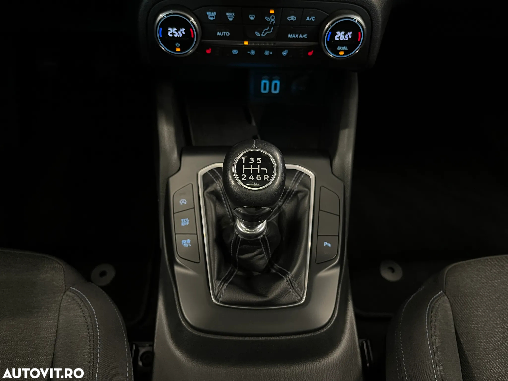 Ford Focus 1.0 EcoBoost Active - 33