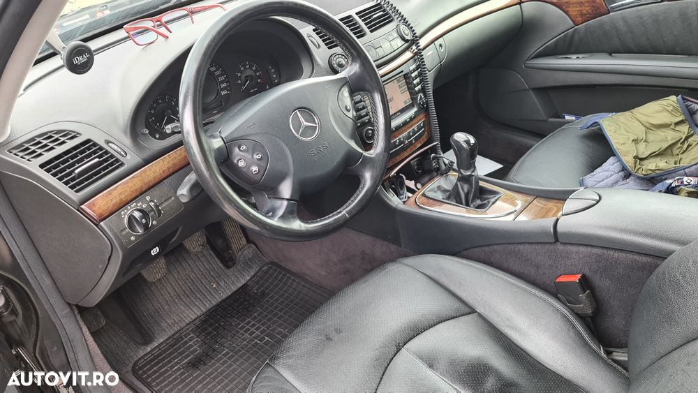 Mercedes-Benz E 200 KOMPRESSOR Elegance - 34