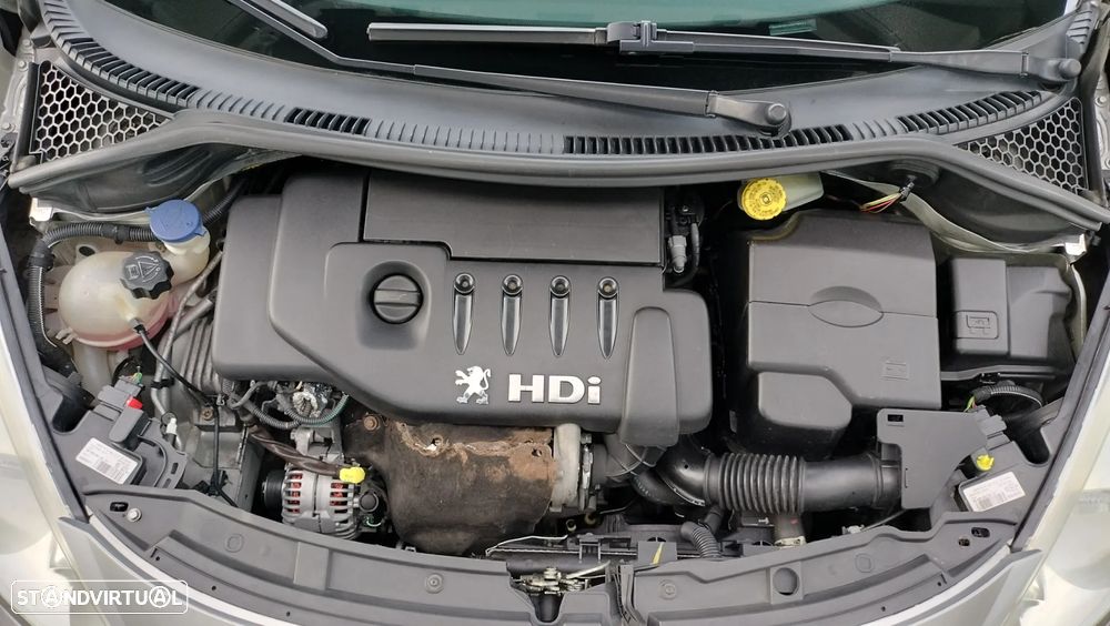 Peugeot 207 1.4 HDi Urban - 12
