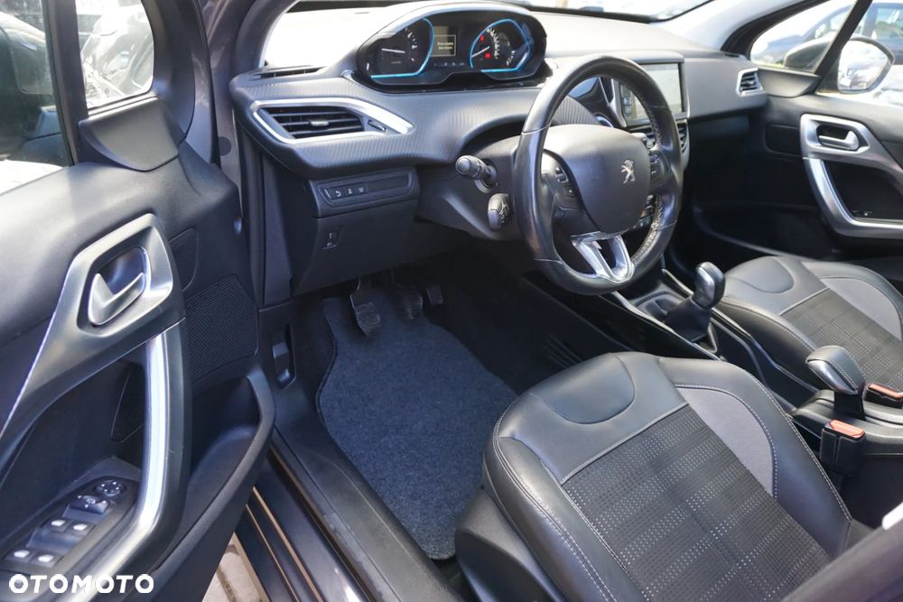 Peugeot 2008 1.2 Pure Tech Allure S&S - 7